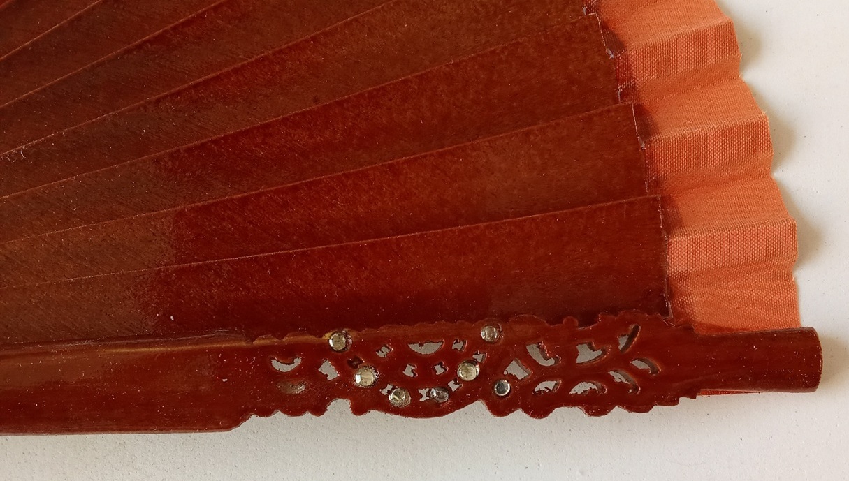 Ref. 70. Nogal. Detalle